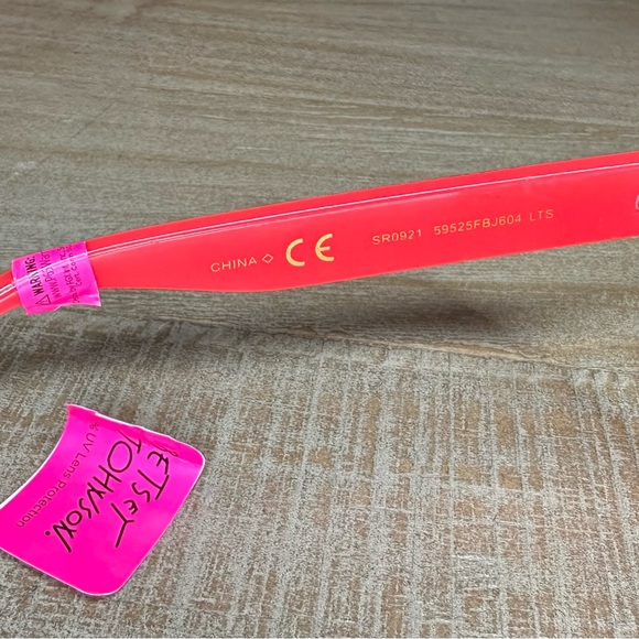 BETSEY JOHNSON- CAT EYE BITTY BLING SUNGLASSES (Red) ⚡️NWT⚡️ - Picture 8 of 11